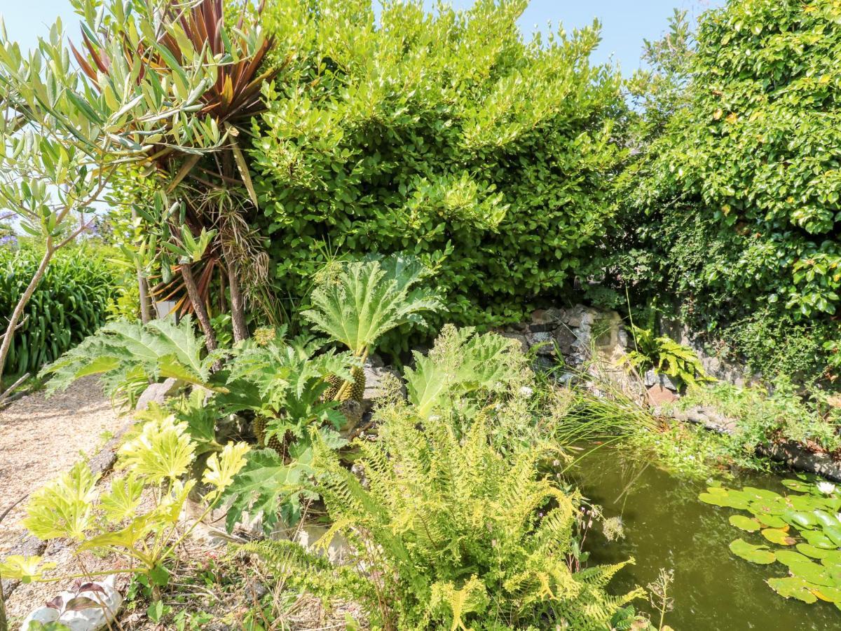 Pentira Villa Helston Bagian luar foto